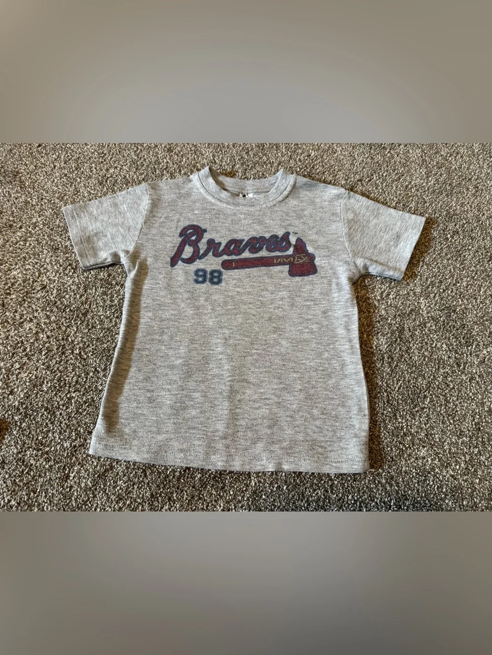 Atlanta Braves Morgan wallen 98 Laughing Giraffe Toddler boys gray shirt 4T